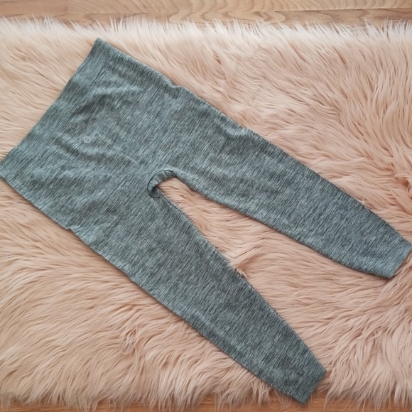 💕Cover Girl Grey 3/4 Legging Size S💕 - Picture 5 of 6